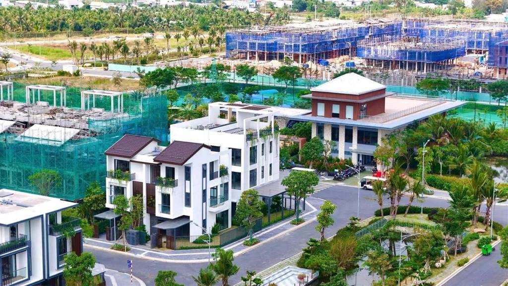 Bán nhà phố liền kề kdc la home mặt tiền đường lương hòa  bình chánh