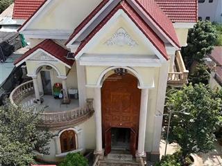 Bán siêu biệt thự sân vườn 1.320m2  mt trần hưng đạo. tp dĩ an. bình dương  giá 45 triệu/m2