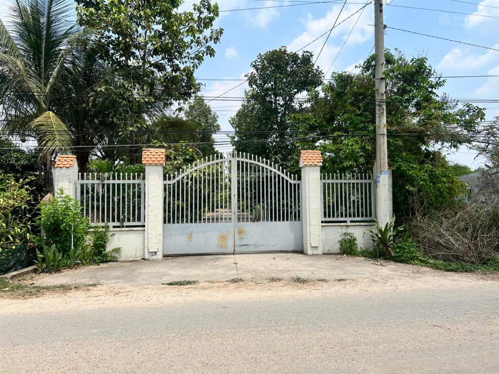 Bán đất nền long an dt 17.600m2 gía chỉ 40tỷ shr liền kề kdc hiện hữu thích hợp làm dự án, farm
