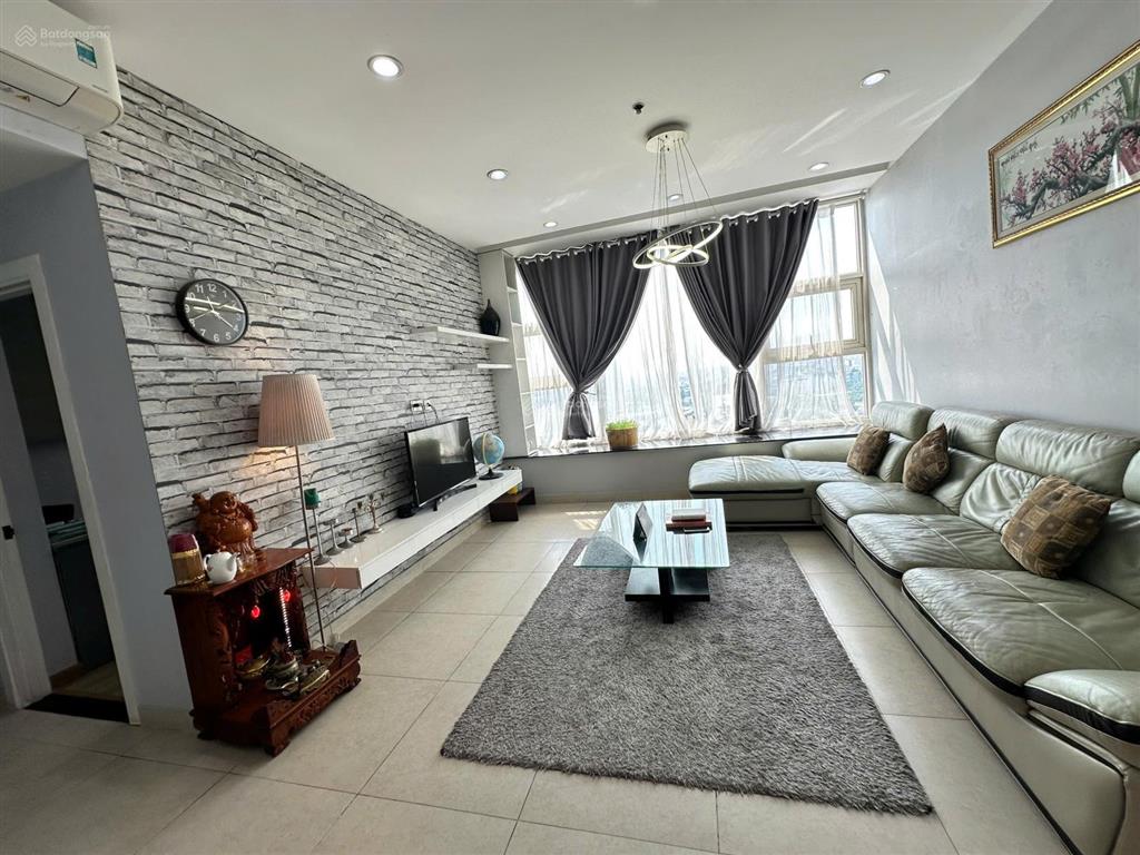 Bán căn 3pn lacasa dt 128m2 giá bán 6tỷ6 shr full nội thất đang có hđ thuê 18tr/th  0909 904 ***