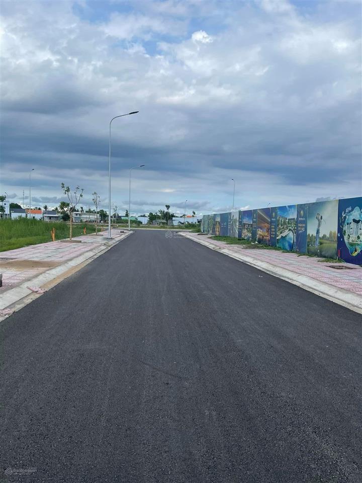 Cần bán lỗ lô đất sổ đỏ the sol city cần giuộc dt 75m2 giá 2,3 tỷ đường 12m  0909 904 ***