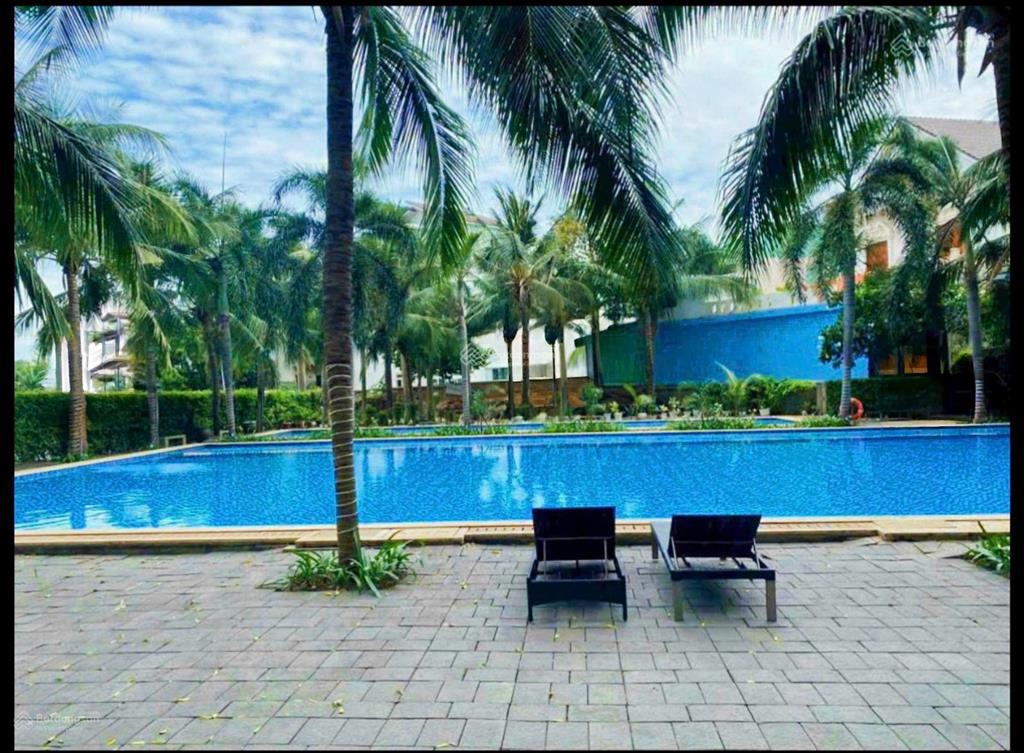 Bán căn hộ la casa q7 dt 92m2 (2pn  2wc) giá 5,2 tỷ tầng cao view quận 1 shr, full nội thất