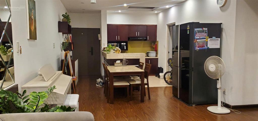 Bán căn hộ la casa q7 dt 92m2 (2pn  2wc) giá 5,2 tỷ tầng cao view quận 1 shr, full nội thất