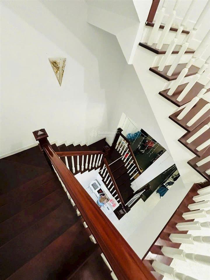Bán biệt thự sadeco ven sông quận 7 đường số 20, 126m², sổ riêng, giá 23.8 tỷ có tl