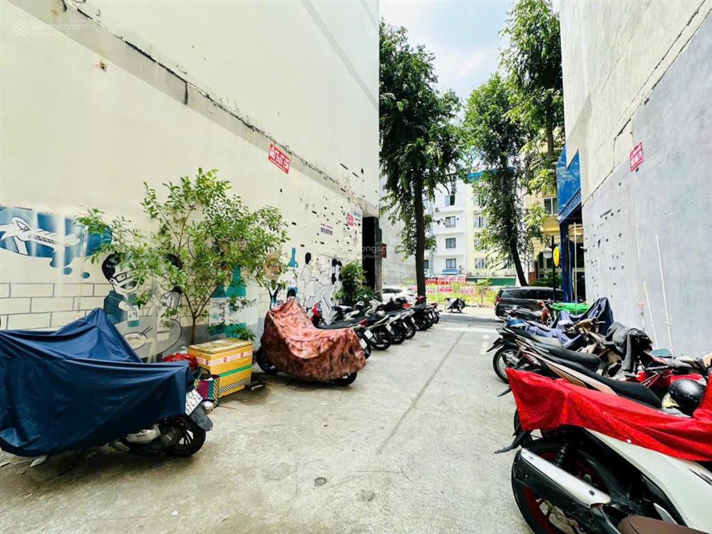 Bán đất nhà phố hưng gia 4 phú mỹ hưng q7, kế góc 2 mặt tiền, sinh lời cao. còn 1 lô duy nhất