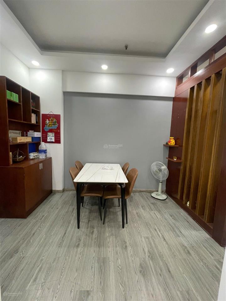 Định cư nước ngoài cần bán gấp căn hộ 2pn 75m2 full, nt đẹp tại chung cư lữ gia, quận 11