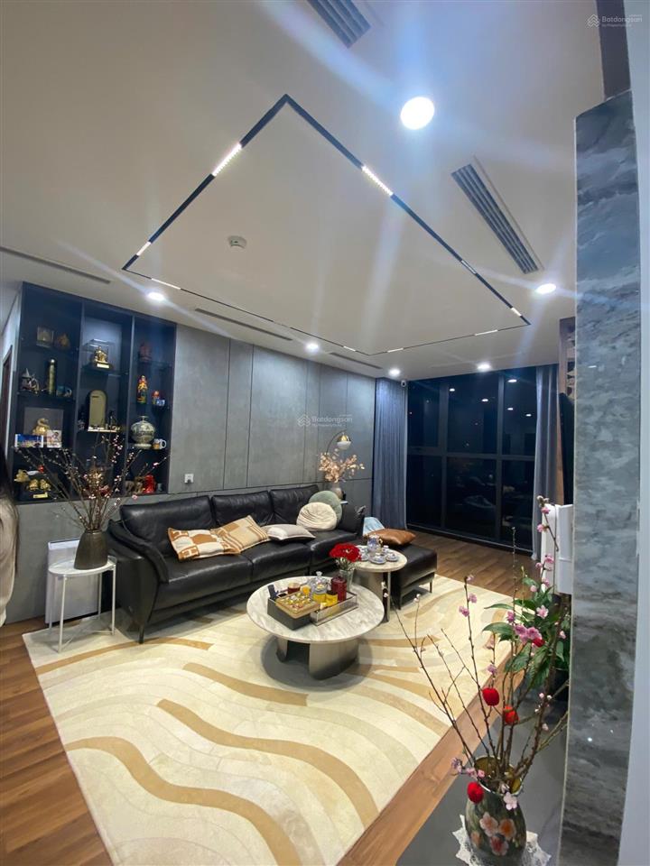 (hàng siêu hiếm 4 ngủ) bán căn hộ cc mipec rubik , 125.1m2, 4pn + 3wc, ban công hướng đông siêu mát