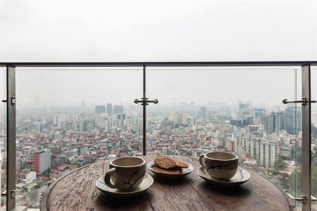 Em bán căn 93m gồm 2pn2wc ban công mát mẻ, tầng siêu đẹp , cam kết giá tốt nhất tt,sổ đỏ sẵn két