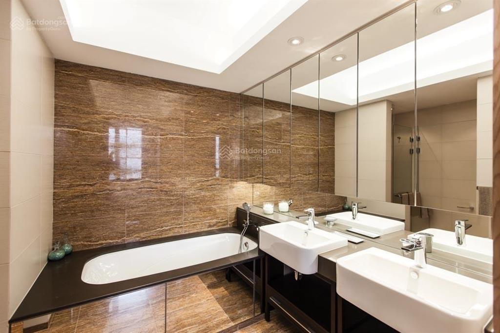Em bán căn 93m gồm 2pn2wc ban công mát mẻ, tầng siêu đẹp , cam kết giá tốt nhất tt,sổ đỏ sẵn két