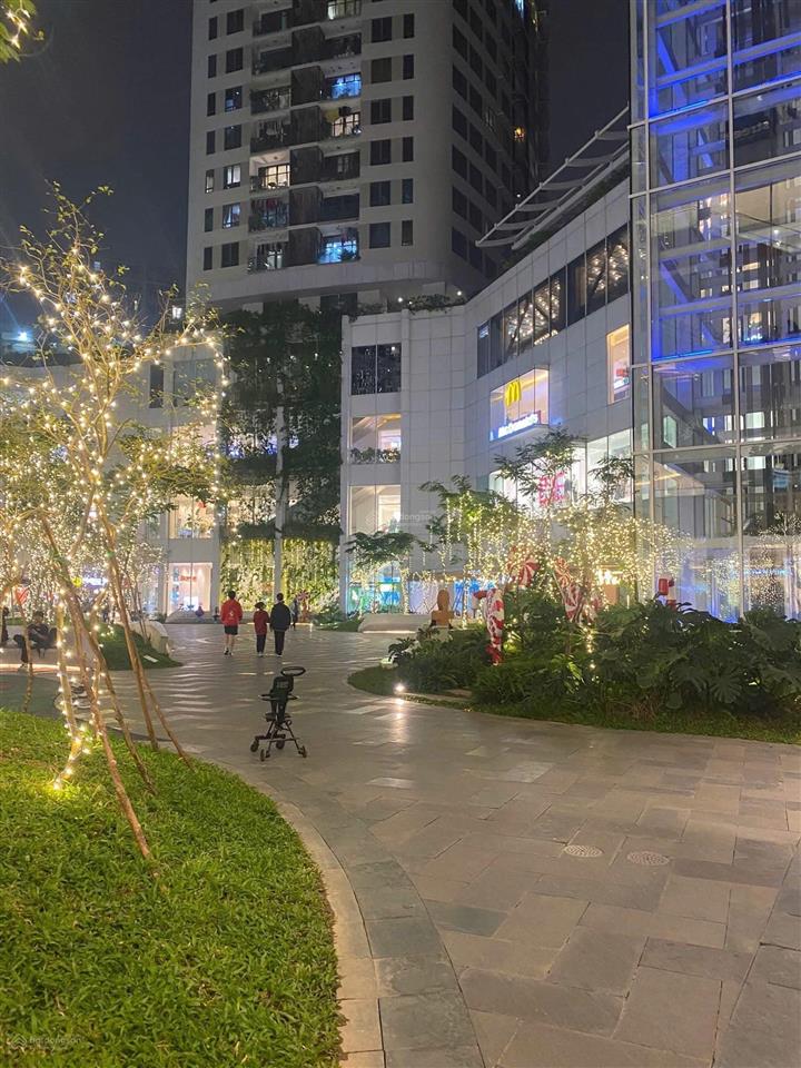 Bán gấp căn hộ 3pn, 2wc, 113m2 tại iph, view không bị chắn, giá 13,7 tỷ , full nội thất , sẵn sổ đỏ