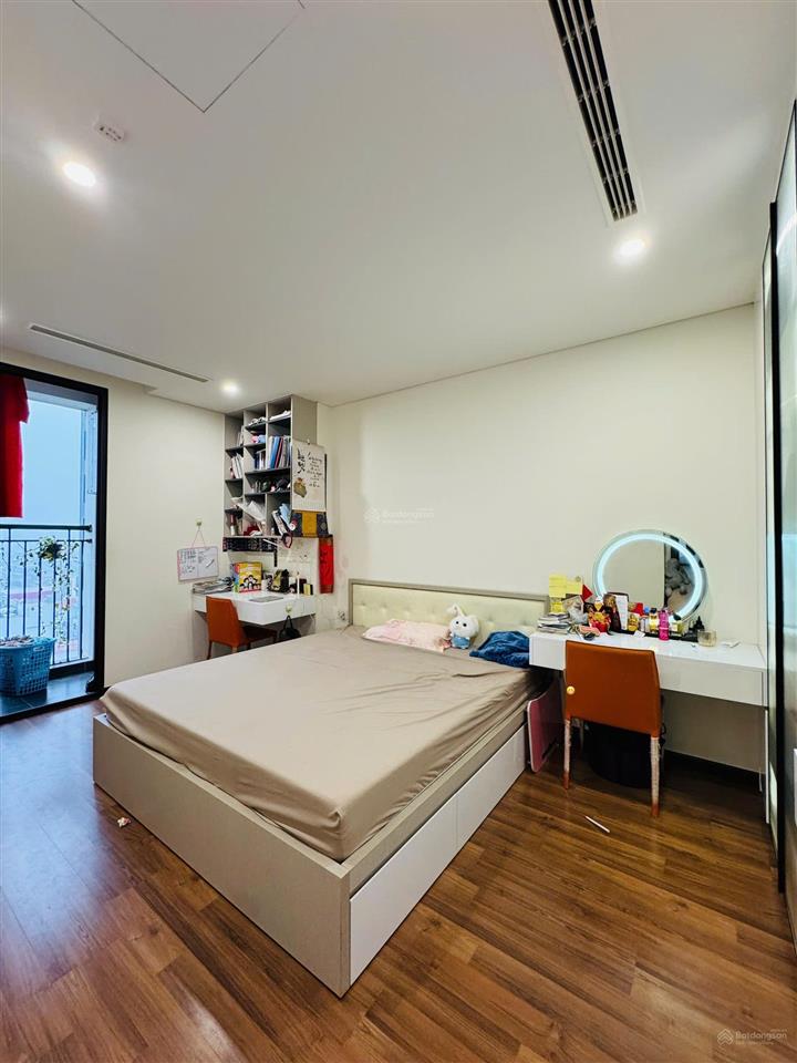 Bán căn góc 2 ngủ 2wc 70m² (có ban công) hướng mát mipec rubik 360, tầng trung view cực đẹp, sổ đỏ