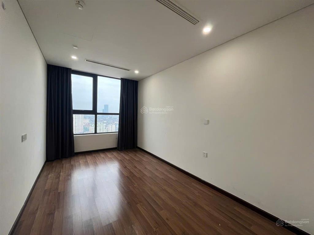 (mới 100%). bán căn góc 95m2 gồm 3 ngủ 2wc, mipec rubik 360, tầng trung view đẹp tòa, sẵn sổ đỏ