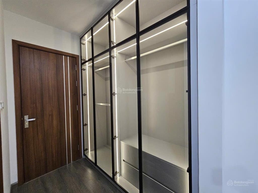 View thẳng công viên cầu giấy. bán căn hộ 97,4m2 gồm 3pn, 2wc, tầng đẹp, sẵn sổ đỏ (cực hiếm)