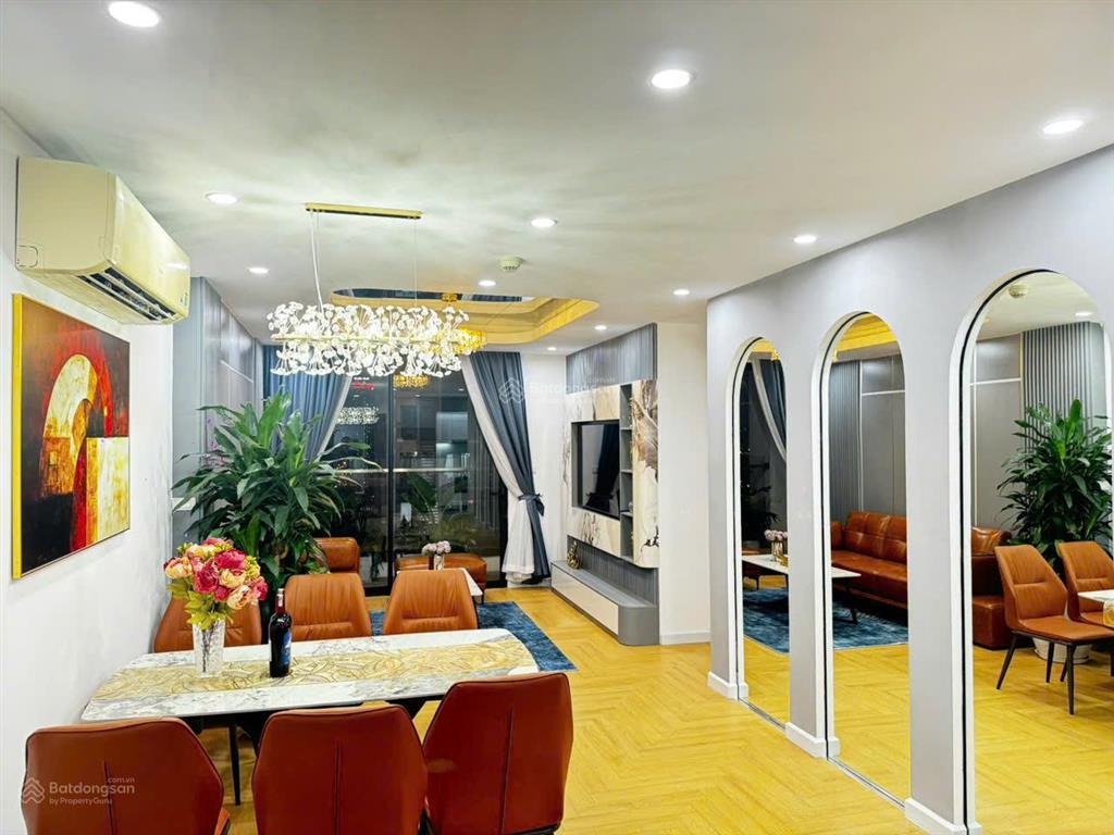 (view trực diện công viên) em bán ch 79m2 gồm 2 ngủ 2wc, ban công đông nam cực đẹp tại center point