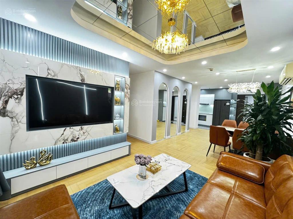 (view trực diện công viên) em bán ch 79m2 gồm 2 ngủ 2wc, ban công đông nam cực đẹp tại center point