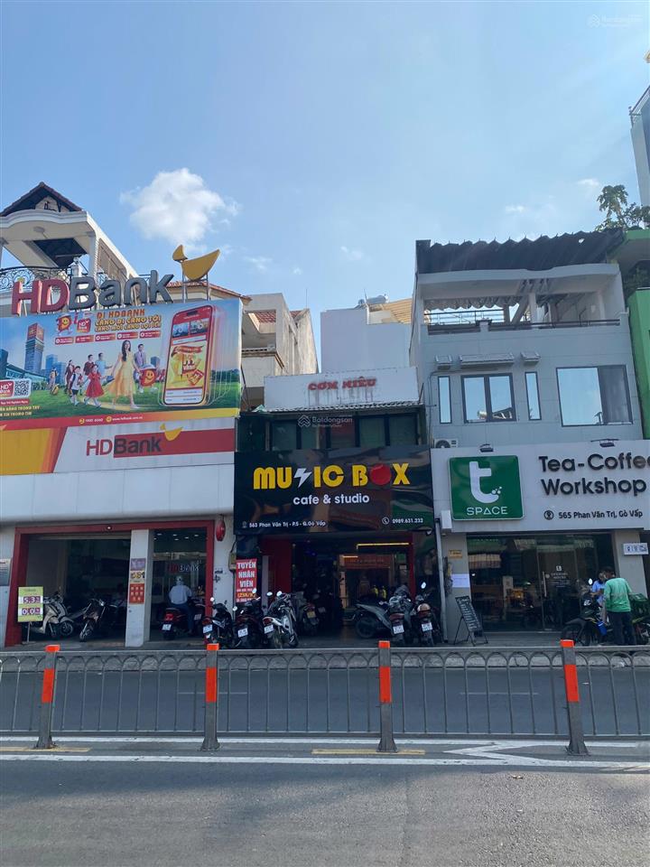 Siêu rẻ! 563 phan văn trị, p5 ngay emart dt 4.5x19m, music box thuê $35tr/th chỉ 16.5 tỷ tl