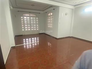 Cho thuê nhà vị trí đẹp, mt kinh doanh đường tên lửa 6x21m 3 lầu, giá 45 triệu/tháng