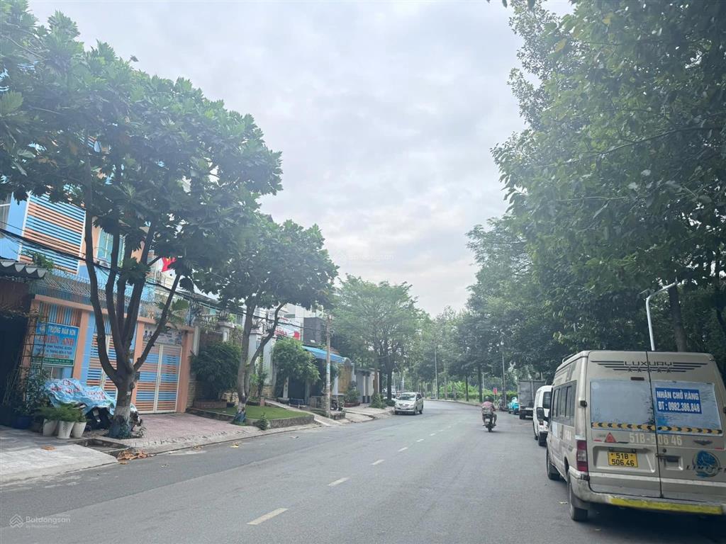 Cho thuê nhà kho khu bình phú, mt đường vành đai, dt 8 x 25m, 1 lửng, giá 28 triệu/tháng