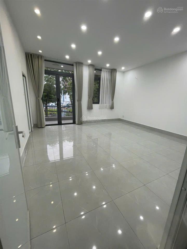 Cho thuê biệt thự mt đ. số 5 khu tên lửa 8x20m, 3.5 tấm 39 triệu/tháng. đối diện công viên