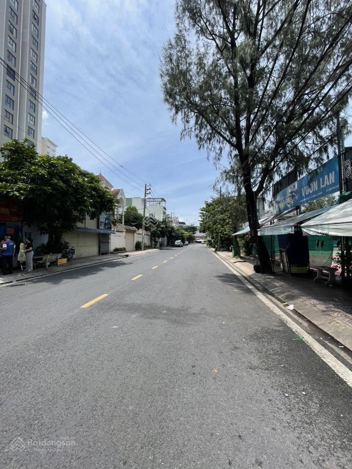 Cho thuê nhà khu bình phú, góc 3mt đường trần văn kiểu, dt 10 x 20m, 4 tấm, giá 85 triệu