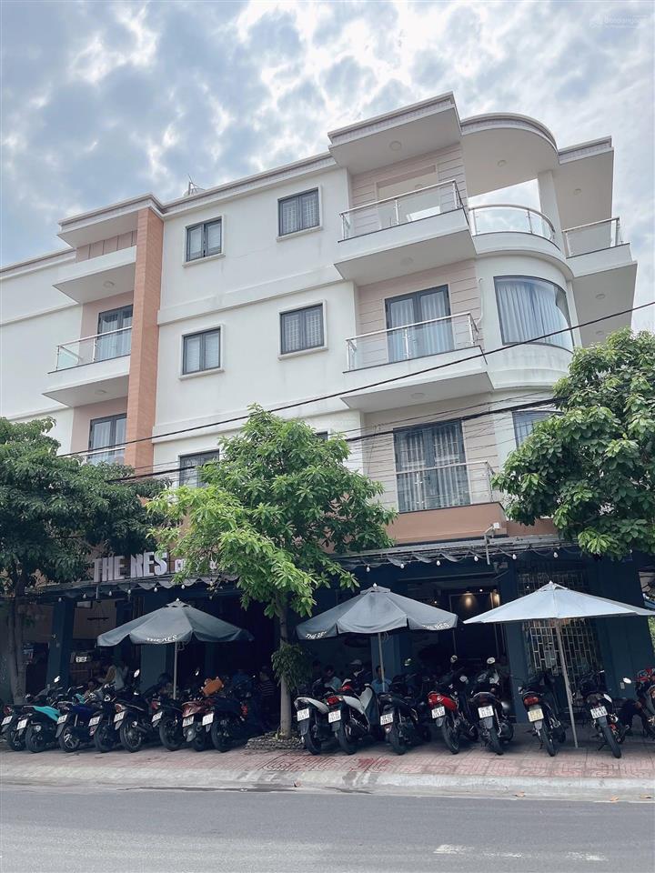 Sang nhượng quán góc 2 mặt tiền khu tên lửa bình tân