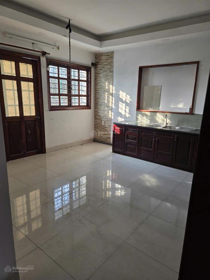 Cho thuê nhà mt đ. số 4, khu tên lửa, 6x20m, 3 lầu, giá 30 triệu/tháng.