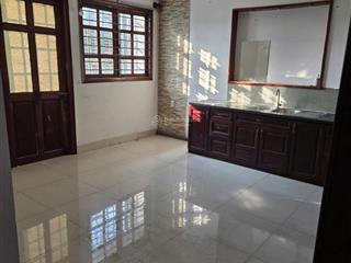 Cho thuê nhà mt đ. số 4, khu tên lửa, 6x20m, 3 lầu, giá 30 triệu/tháng.