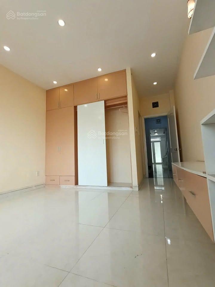 Cho thuê nhà quận 6, khu bình phú, mt đ.số 64, dt 4 x 18m, giá 18 triệu/tháng. gần công viên.