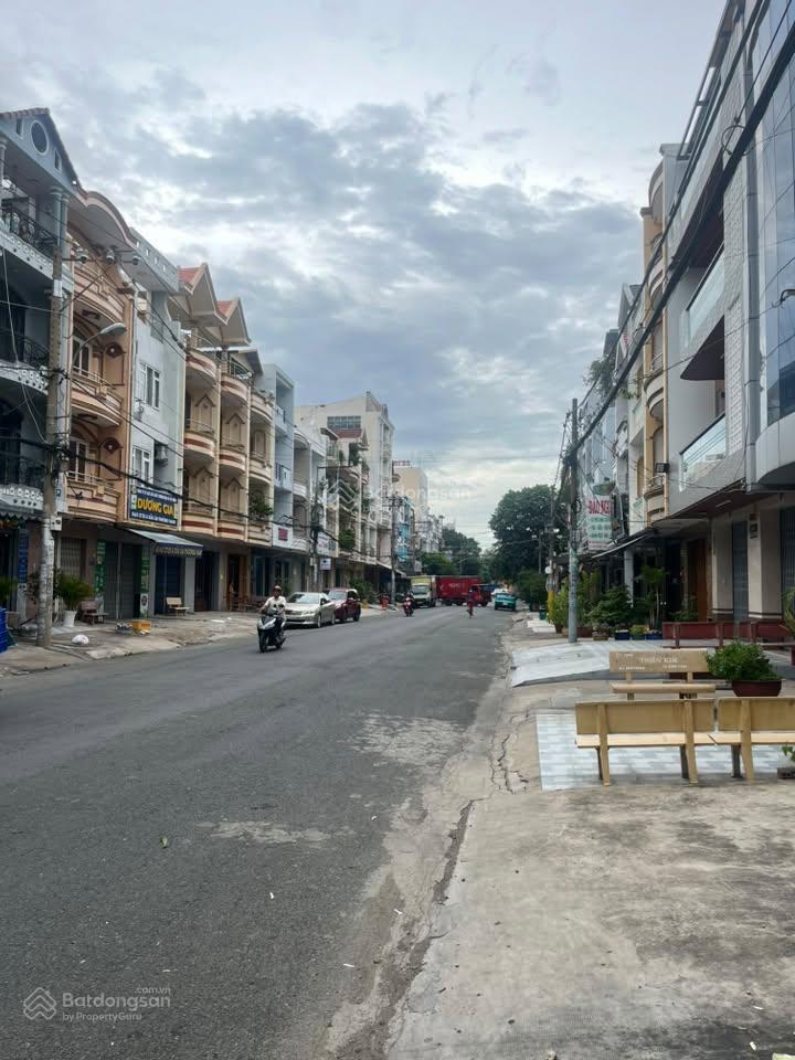 Cho thuê nhà khu tên lửa, mt đường số 6, dt 80m2, cấp 4, giá 15 triệu/tháng.