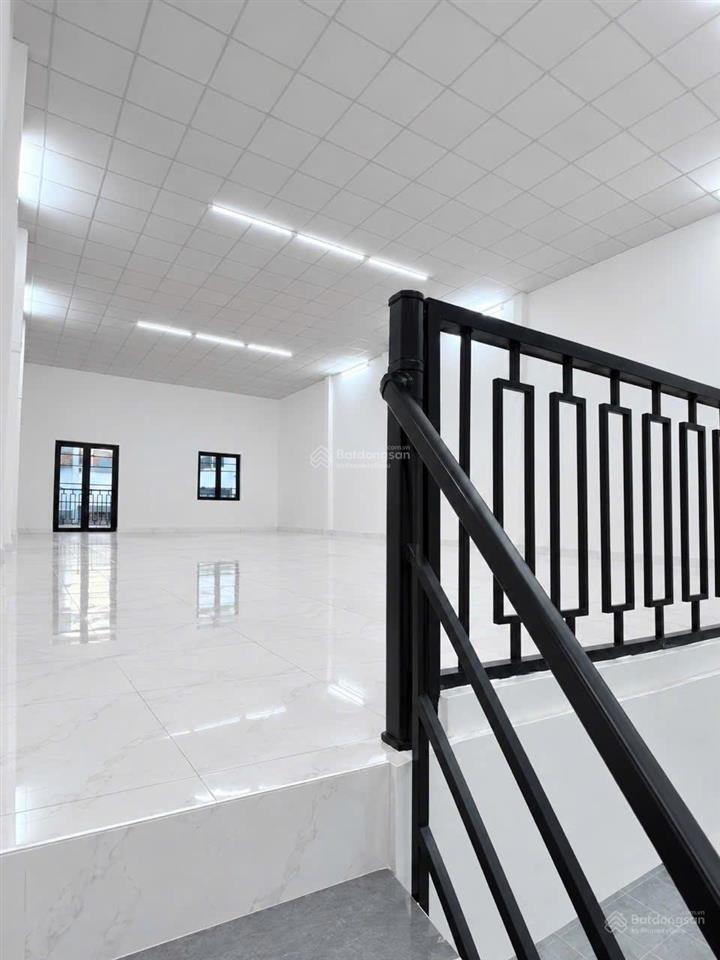 Nhà hẻm ô tô, nguyễn hới, 7,6x20m, 1 lầu, gần kdc lý chiêu hoàng, giá 30 triệu/tháng