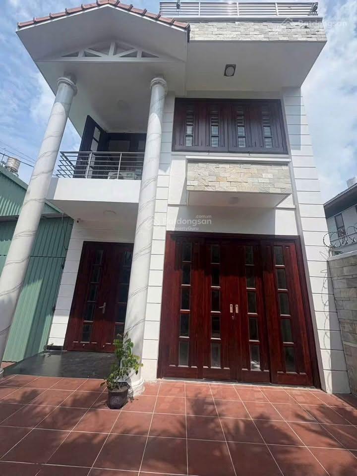 Cho thuê biệt thự khu tên lửa, mt đường số 8, dt 10 x 25m, giá 45 triệu/tháng.