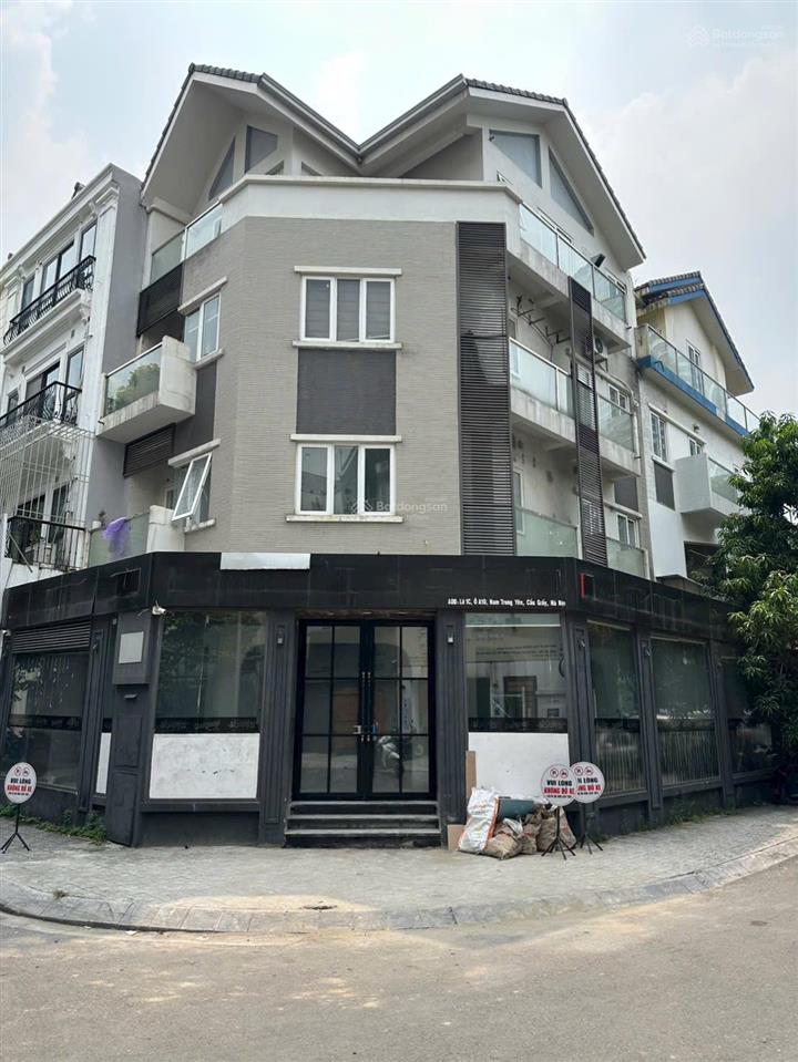 Tôi cho thuê biệt thự liền kề lô góc a10 nguyễn chánh (sau kengname) 120m2 xây 4 tầng, thang máy