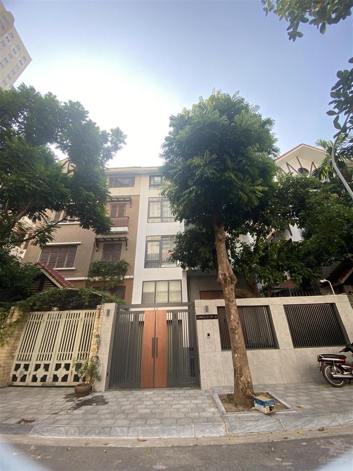 Tôi cần cho thuê căn biệt thự khu vimeco nguyễn chánh (sau big c) 150m2 xây 4 tầng + 1 hầm 50tr
