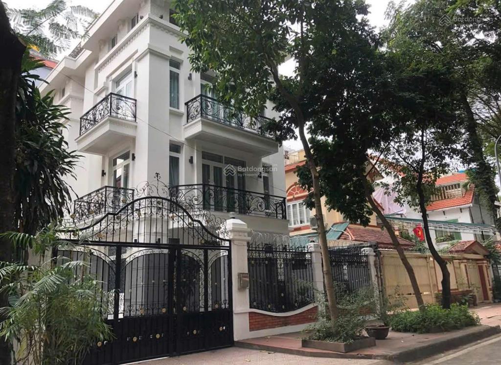 Cho thuê biệt thự trần kim xuyến 200m2, xây 4 tầng oto đỗ cửa