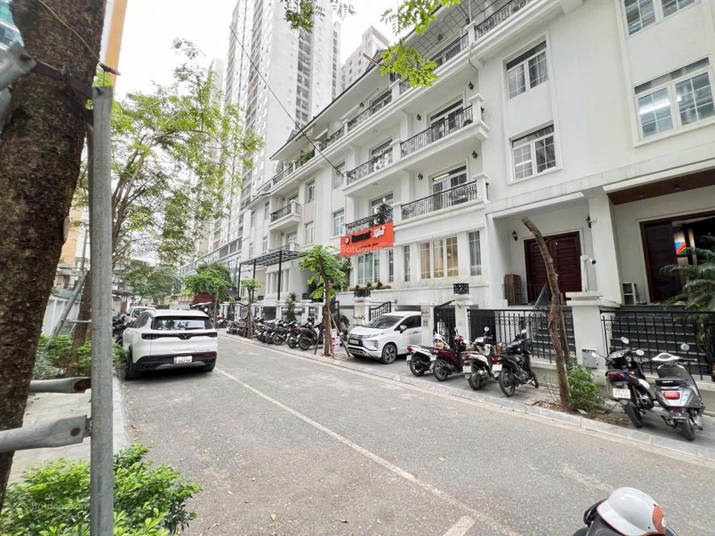 Cho thuê biệt thự 201 nguyễn tuân (thanh xuân)  100m2, xây 4 tầng + 1 hầm giá 55tr