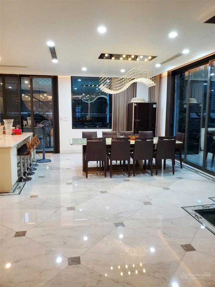 Tôi cho thuê biệt thự dịch vọng cầu giấy (250m2) 4 tầng, 1 hầm xe đỗ thoải mái