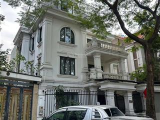 Tôi cho thuê biệt thự dịch vọng cầu giấy (250m2) 4 tầng, 1 hầm xe đỗ thoải mái