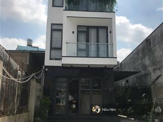 Nhà đất bình chánh  tổng dt 279m²  có sân lớn hiếm  sổ hồng riêng, hoàn công đủ