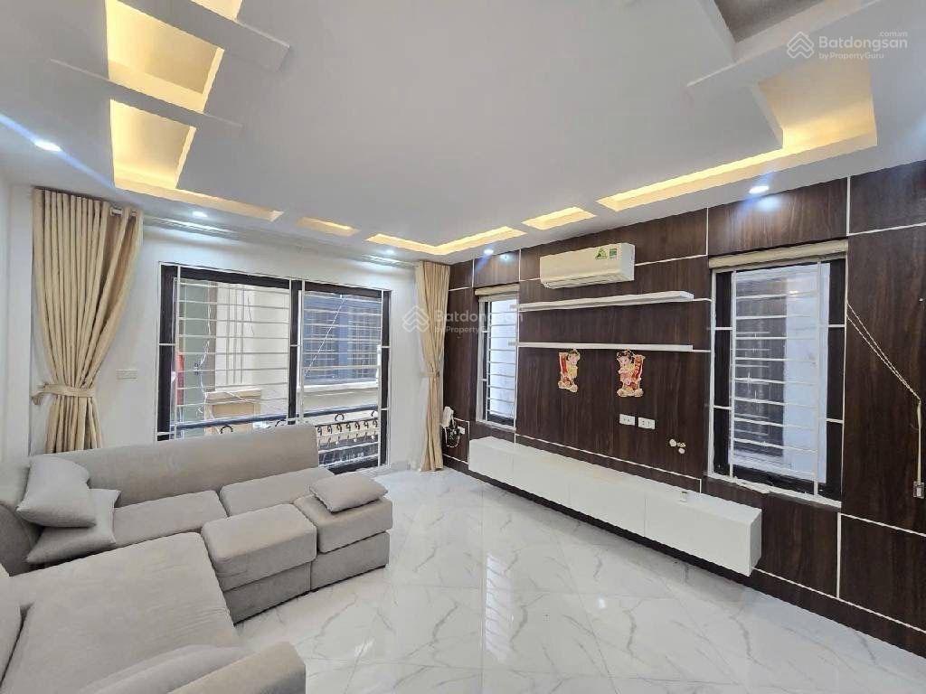 Nhỉnh 7 tỷ có nhà 5 tầng, ngõ thẳng rộng, về ở luôn