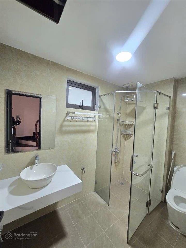 Nhỉnh 7 tỷ có nhà 5 tầng, ngõ thẳng rộng, về ở luôn