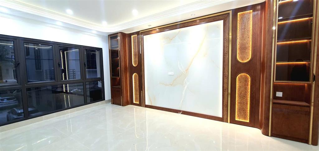 Bán nhà khu pl ngõ 199 trần quốc hoàn, dt50m2x7 tầng thang máy. giá 21,7 tỷ