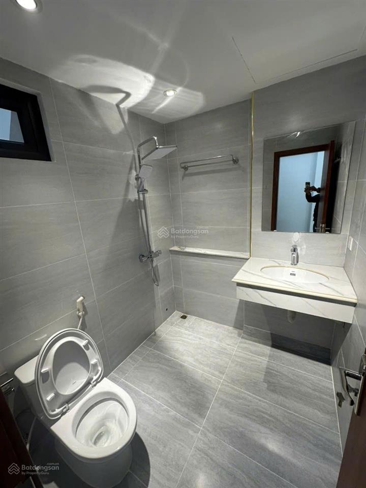 Bán nhà 1150 đường láng, đống đa dt45m2x7 tầng thang máy, ngõ thông kinh doanh, gần phố,giá 15.7 tỷ
