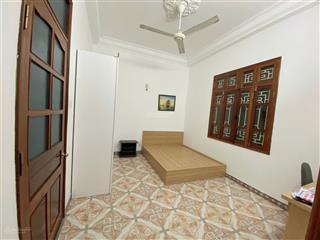 Cần cho thuê phòng đào tấn  đường bưởi dt23m², full đồ, có ban công, cửa sổ rộng. giá 3,6tr