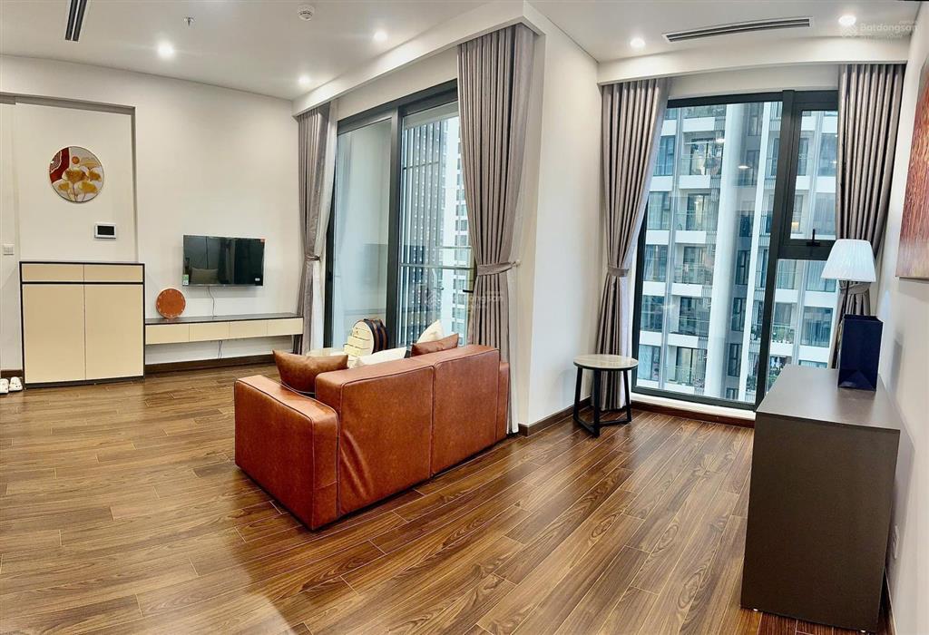 Bán gấp căn 2pn + 1, diện tích 62,5m2, 5 tỷ bao phí, masteri west heights (nhà mới 100%)