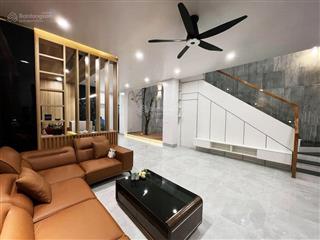 Siêu đẹp! khan hiếm nhà 2 mt 5,5m x 14m, đường hoa phan xích long, 5 tầng chỉ 21 tỷ, mua đón tết!