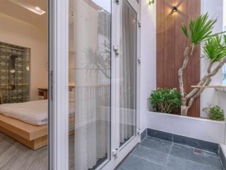 Hdt 250tr! bán tòa chdv  10m x 28m. 5 tầng (50p)  ngay coopmart đồng văn cống, q2 giá 29 tỷ