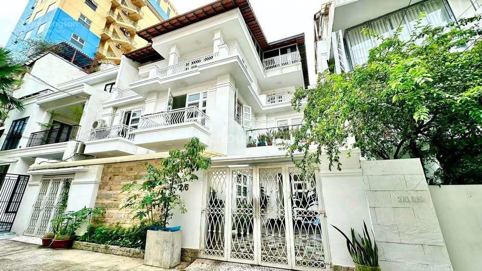 Bán villa cực đẹp đón tết! dt 9m x 15m  hẻm 10m mai thị lựu, quận 1 4 tầng + thang máy giá 38 tỷ