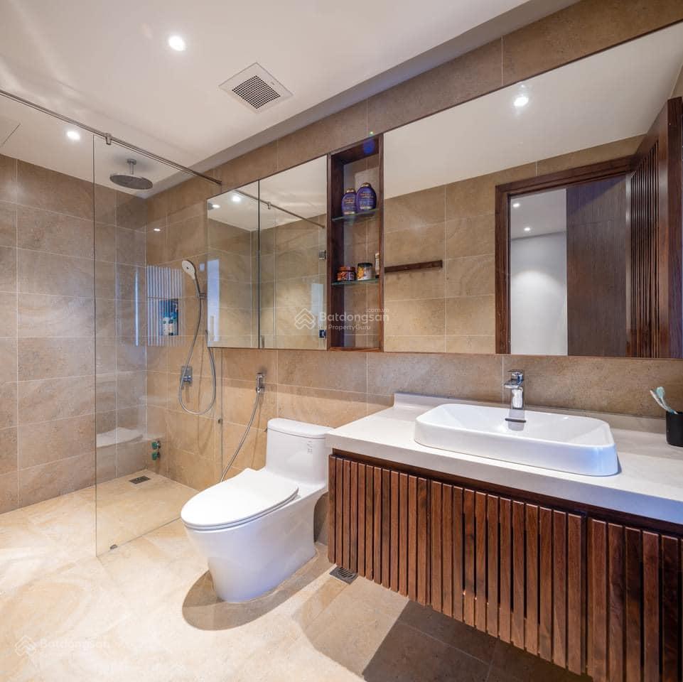 Định cư bán căn villa mới đẹp hxh 8m nam kỳ khởi nghĩa, q3  10m x 10m, 4 tầng chỉ 22.5 tỷ đón tết