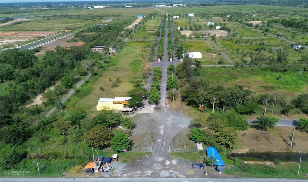 Cắt lỗ nhanh lô đất 102m2 view kênh, mặt tiền đường 16m, giá chỉ 1.250 tỷ