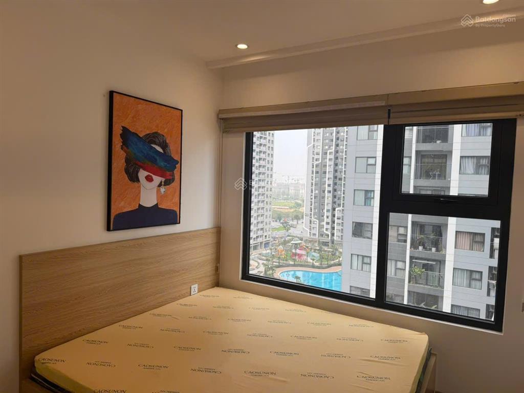 Chính chủ bán gấp căn hộ chung cư 42,8 m2 1n + tại the sakura  vinhomes smart city